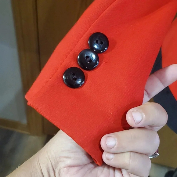 Vintage Escada red embroidered short length wool blazer - Picture 3 of 7